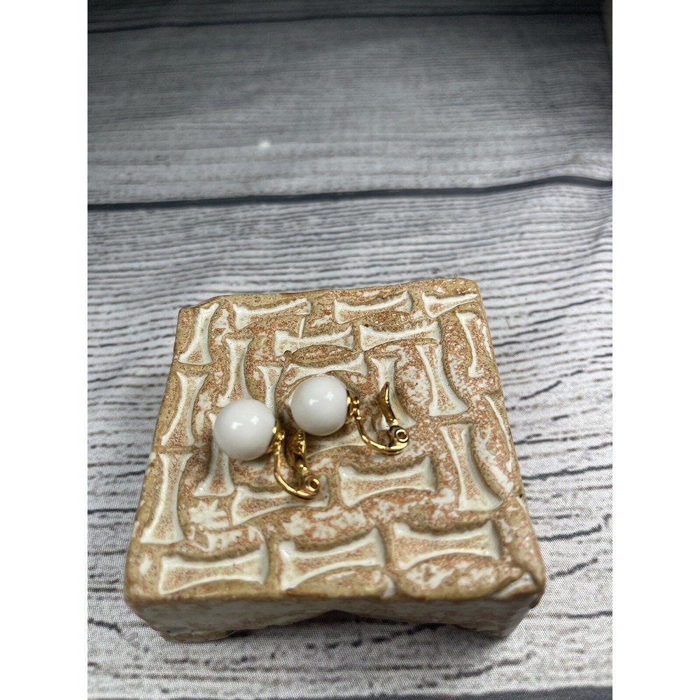 Trifari White Beaded Gold Tone Vintage Clip On Earrings